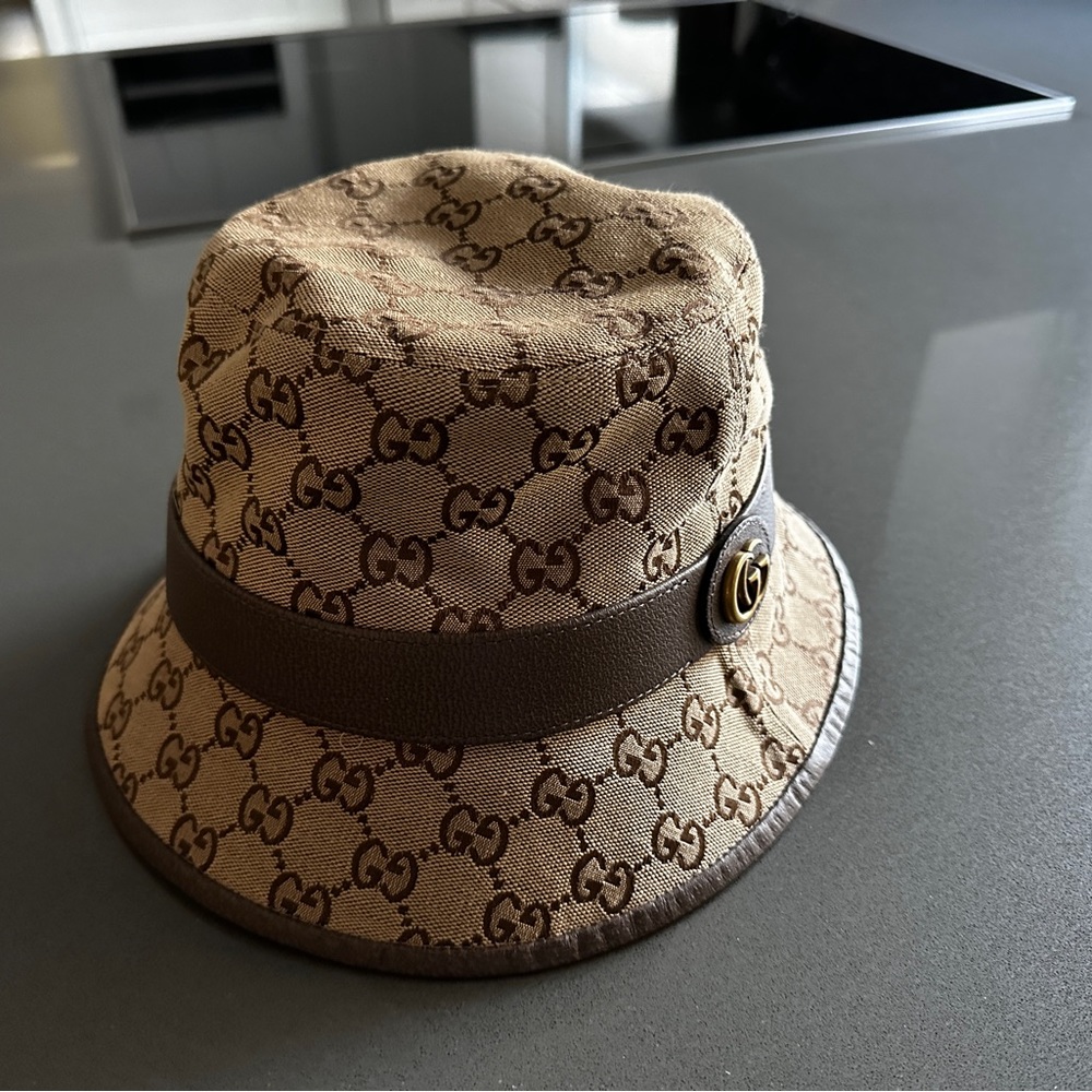 Gucci GG CANVAS BUCKET HAT